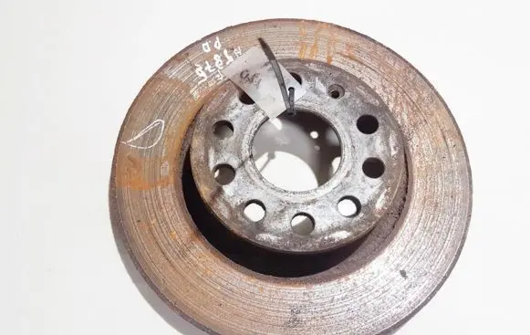 Volkswagen Golf V Front brake disc ventiliuojamas