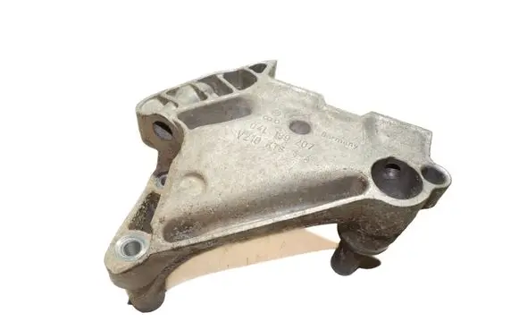 Volkswagen Jetta VI Engine mounting bracket 04L199207