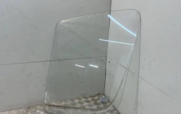Mercedes-Benz Sprinter W906 Front door window/glass (coupe) 43R001025