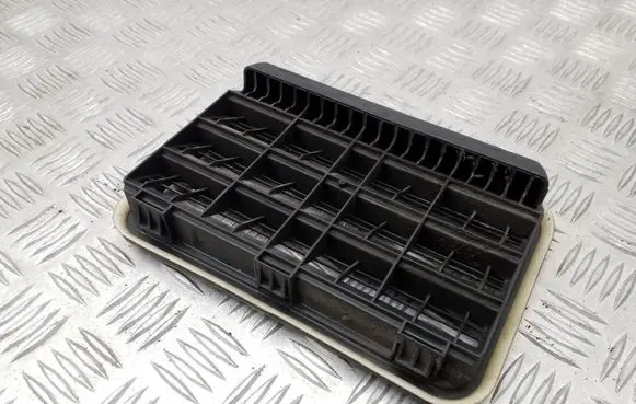 Skoda Rapid (NH) Quarter panel pressure vent 7PP819181A