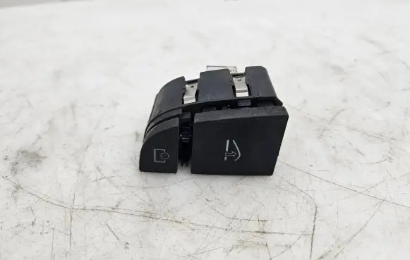 Audi A6 S6 C6 4F Glove box opening button 050148072