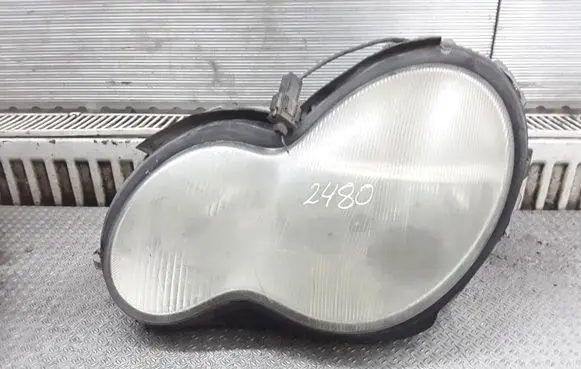 Mercedes-Benz C W203 Headlight/headlamp A2038200161