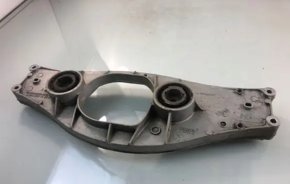 Mercedes-Benz S W221 Rear differential/diff mount bracket A2213521406