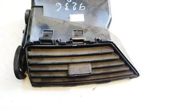 Chrysler Pacifica Dash center air vent grill