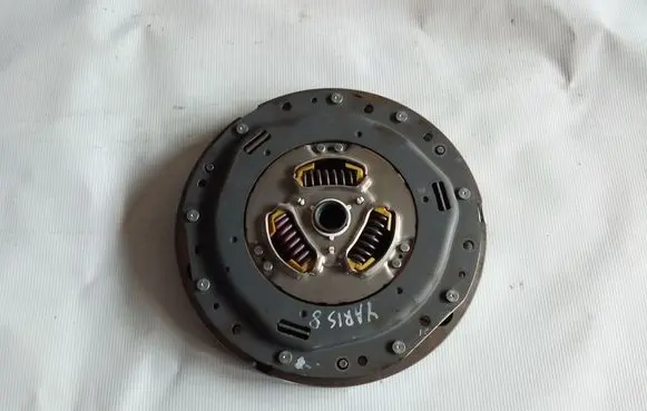 Toyota Yaris Clutch set kit 3127052010
