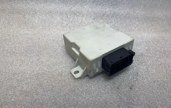 Toyota Avensis T250 Window wiper relay 150696
