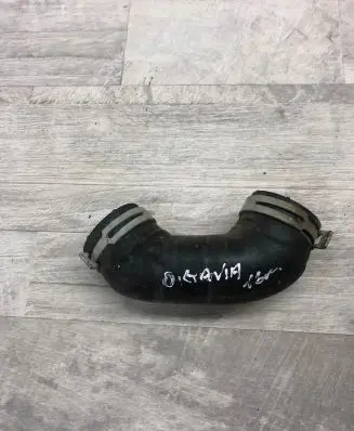 Skoda Octavia Mk3 (5E) Air intake hose/pipe 04L131521AF