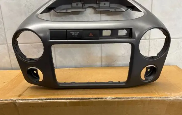 Volkswagen Amarok Radio/GPS head unit trim 2H0857211