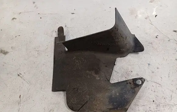 Audi A8 S8 D2 4D Front splash guards bracket 4D0863190