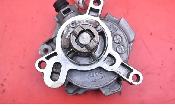 Volvo S90, V90 Vacuum pump 31316688
