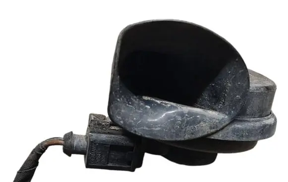 Audi A4 S4 B6 8E 8H Horn signal 8E0951223 E1000209 A28657625
