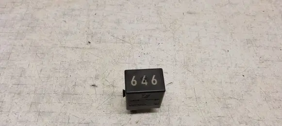 Volkswagen Transporter - Caravelle T5 Other relay 4H0951253C 646