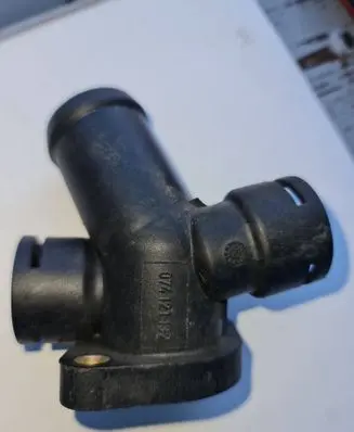 Volkswagen II LT Engine coolant pipe/hose 074121132