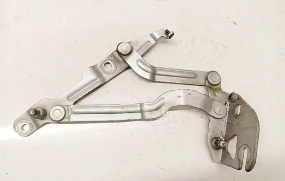 Audi A4 S4 B5 8D Tailgate/trunk/boot hinge 8d5827302c