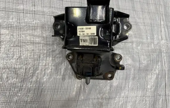 Hyundai Tucson TL Engine mount vacuum valve 21830-D3100