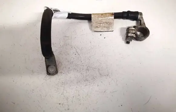 Volkswagen Golf V Positive cable (battery)