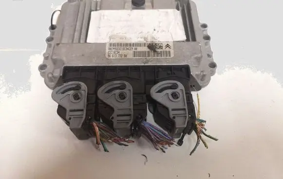 Citroen C4 I Engine control unit/module 9661377280 EDC16C34
