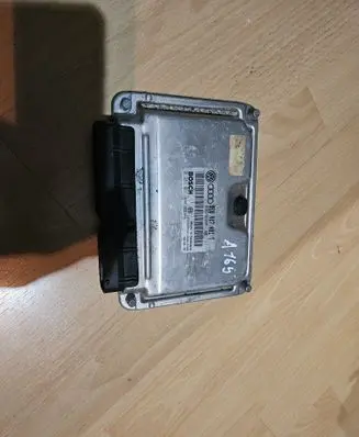Volkswagen PASSAT B5.5 Engine control unit/module 8E0907401T 0281011444
