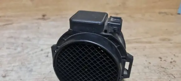 Volvo S40, V40 Mass air flow meter 30611532