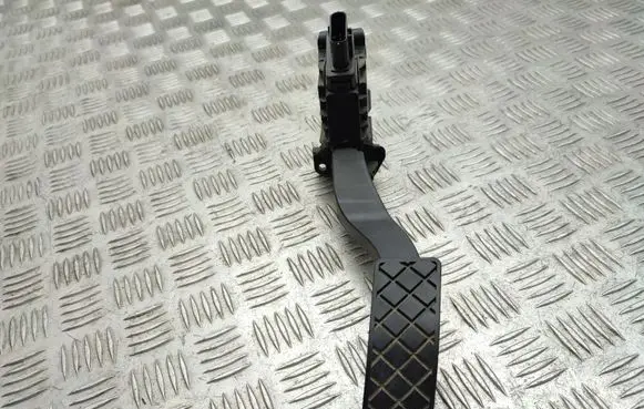 Volkswagen Golf VII Accelerator throttle pedal 5Q1723503H