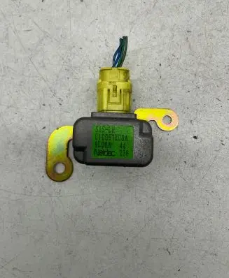 Mazda Premacy Airbag deployment crash/impact sensor C10057KD0A 9106644 SL31H