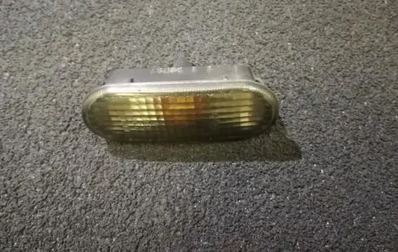 Volkswagen PASSAT B5 Front fender indicator light 3B0949117A