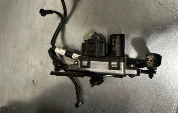 Volvo XC90 Glow plug pre-heat relay 0281003154