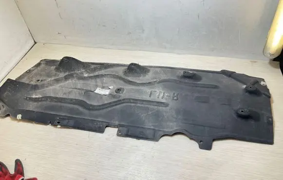 BMW 1 F40 Side bottom protection 7290804