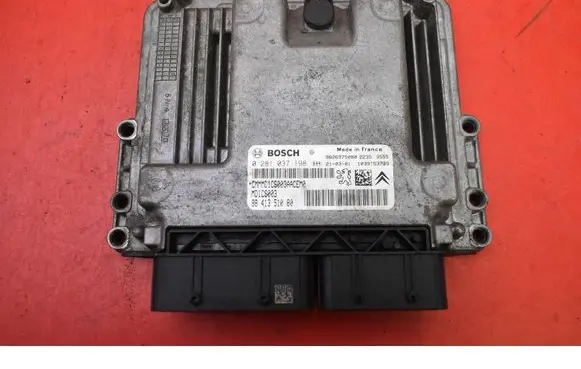 Peugeot 5008 Engine control unit/module ECU 9826975080