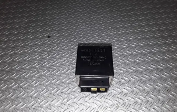 Mitsubishi Pajero Window wiper relay MB622327