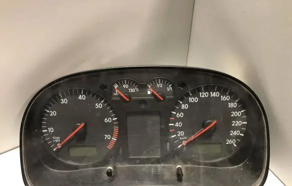 Volkswagen Golf IV Speedometer (instrument cluster) 1J0919860D 110008773028 17562022