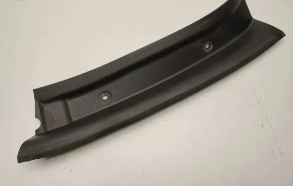 Mercedes-Benz GL X166 Tailgate/trunk side cover trim A1666900464