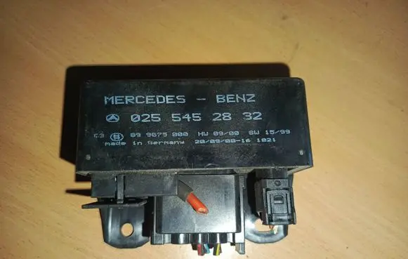 Audi A6 S6 C6 4F Glow plug pre-heat relay 0255452832 899075000