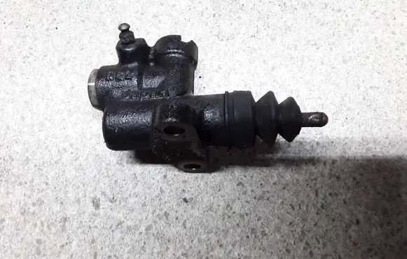 Clutch slave cylinder