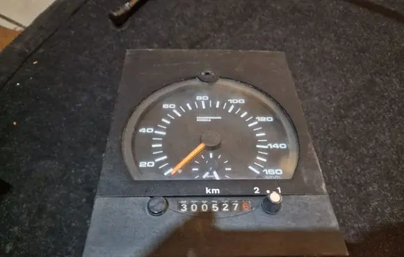 Volkswagen II LT Speedometer (instrument cluster) D7730 TYP1318