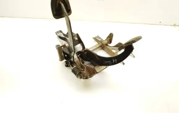 Subaru Forester SH Brake pedal