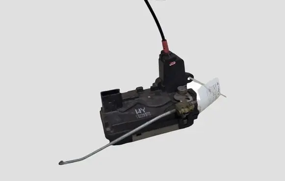 Opel Zafira B Rear door lock 13220372