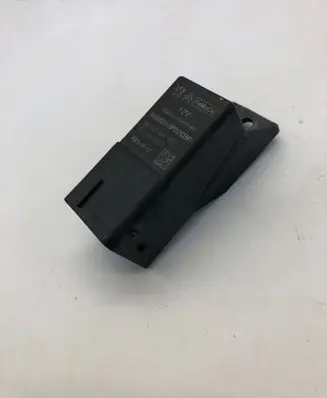 Opel Astra L Glow plug pre-heat relay 9803299780