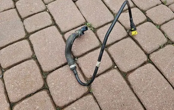 Opel Meriva B EGR valve line/pipe/hose 2087679-