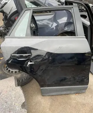 Audi Q2 - Rear door