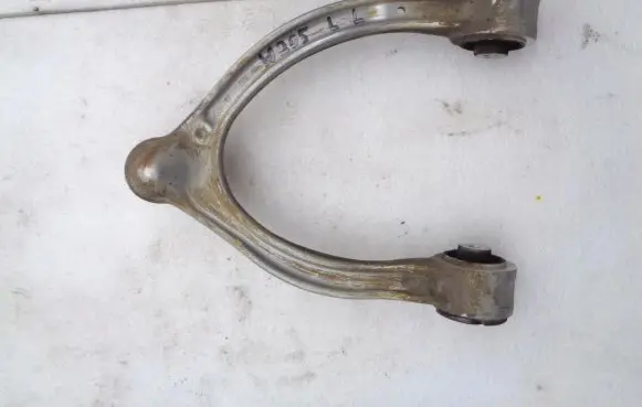 Mercedes-Benz C W205 Front upper control arm/wishbone a24552625