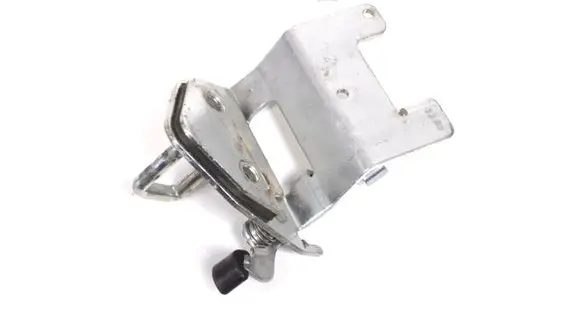 Skoda Octavia Mk2 (1Z) Rear door lock loop/hook striker 1Z9827511C