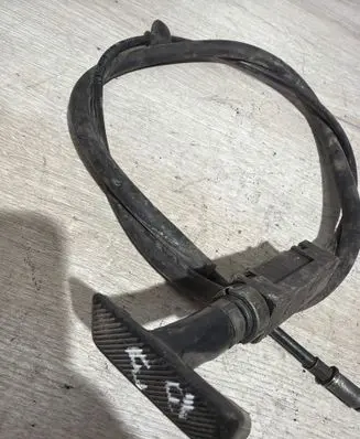 Volkswagen PASSAT B3 Throttle cable 358711501