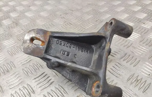 Suzuki Grand Vitara II Engine mounting bracket 1164180K50