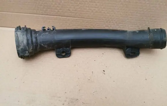 Peugeot Partner Turbo air intake inlet pipe/hose 981741668002