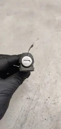 Volkswagen Jetta VI Coupe door lock (next to the handle) 