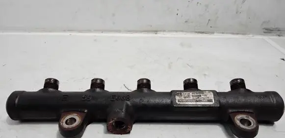 Ford Focus C-MAX Fuel main line pipe 9681649580