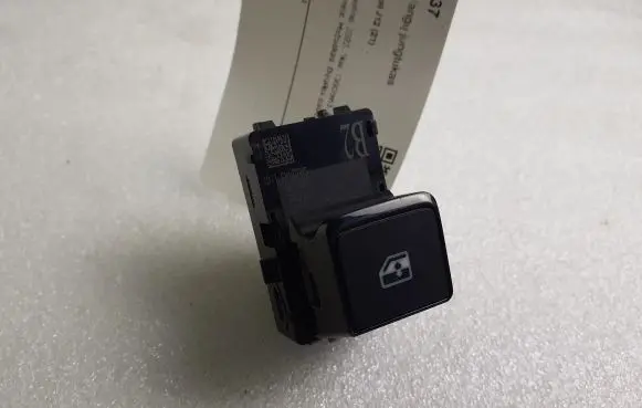 Nissan Qashqai J12 Electric window control switch 254116XL0A 20210701