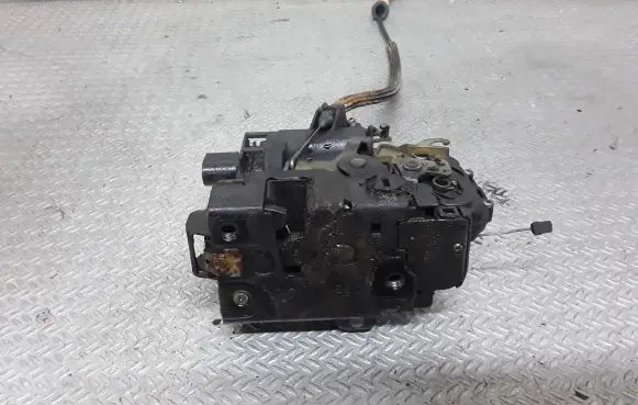 Seat Toledo II (1M) Rear door lock 3B4839016A