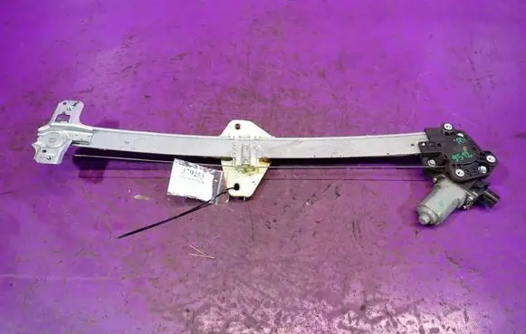 Honda CR-V Front door window regulator with motor 